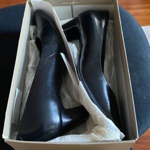 Womens casual shoes, size 7 1/2.  Heels 1 3/4 inch.Easy spirit brand.